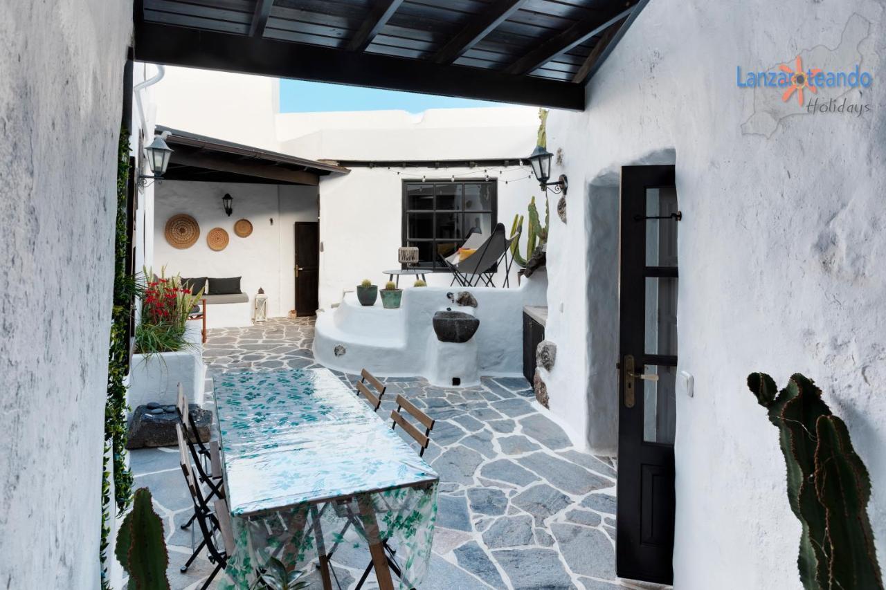 Vivienda Vacacional El Patio De Franky Teguise  Eksteriør bilde