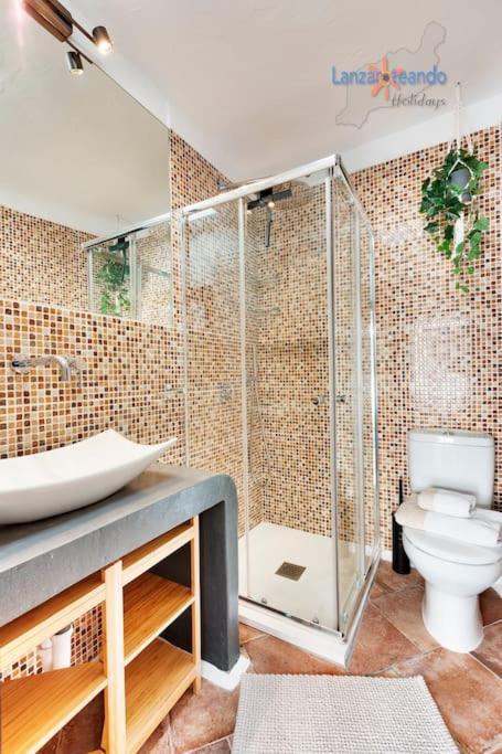 Vivienda Vacacional El Patio De Franky Teguise  Eksteriør bilde